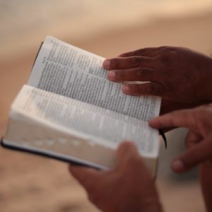 GENÈSE 2.13, MARC 6.31 DES VACANCES VIDES DE SENS OU PAS