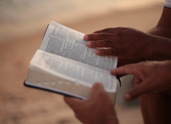 GENÈSE 2.13, MARC 6.31 DES VACANCES VIDES DE SENS OU PAS
