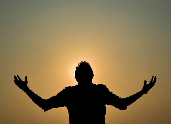 2 CORINTHIENS 4.7-18 LA RÉSURRECTION PRÉSENTE ET FUTURE